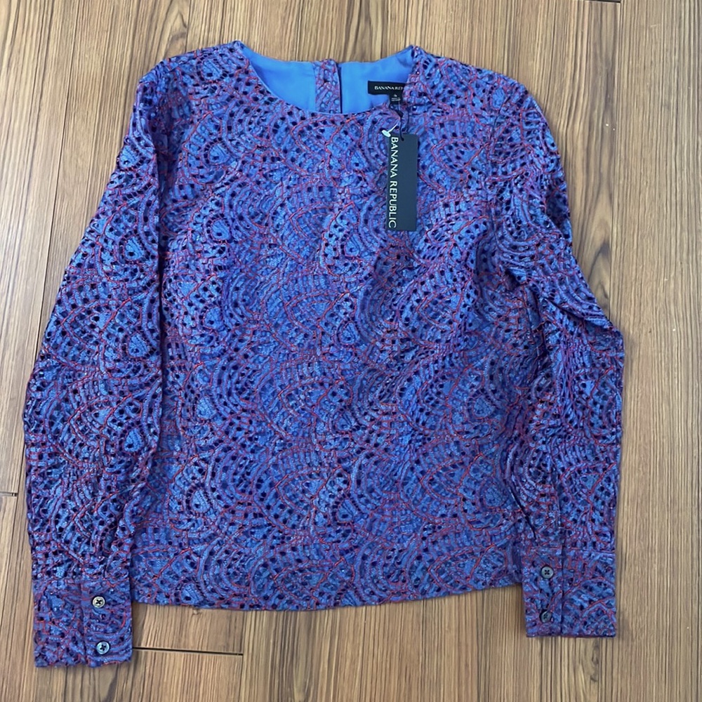 Banana Republic red and blue lace lined long sleeve top with button cuffs NWT